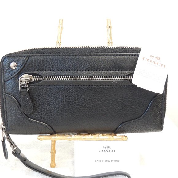 Black Coach pebble leather wristlet/wallet - Picture 4 of 5